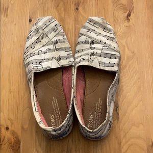 Toms musical note shoes